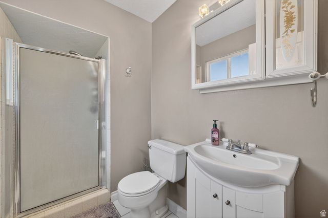 323 TOBE DR, Centerville, UT 84014