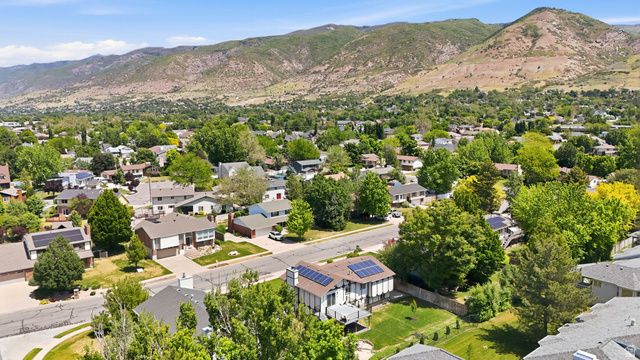 323 TOBE DR, Centerville, UT 84014