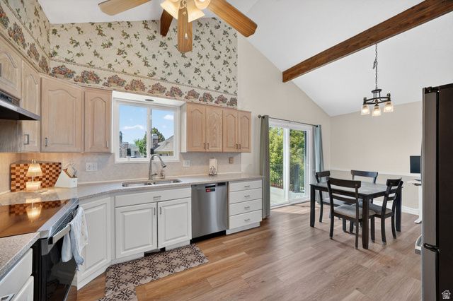323 TOBE DR, Centerville, UT 84014