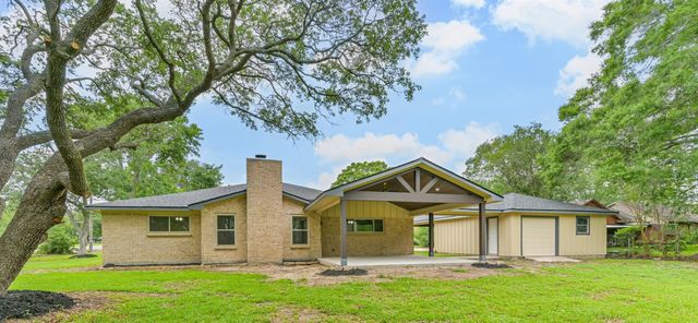 101 Ridge Road, Manvel, TX 77578
