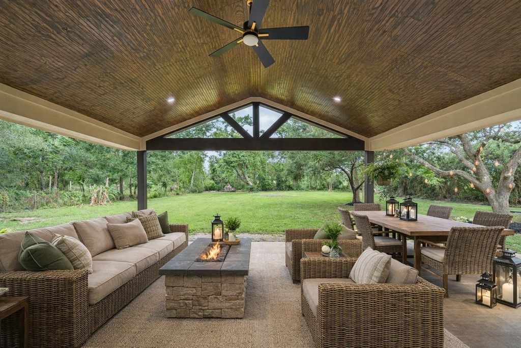 101 Ridge Road, Manvel, TX 77578