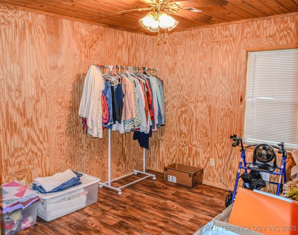 919 N 4210 Road, Hugo, OK 74743