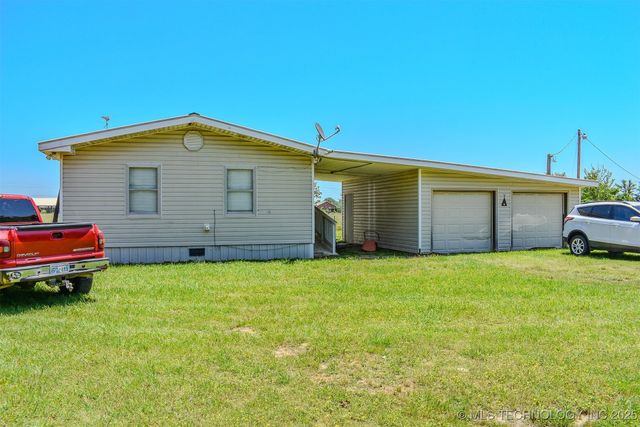 919 N 4210 Road, Hugo, OK 74743
