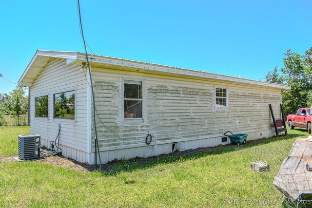 919 N 4210 Road, Hugo, OK 74743