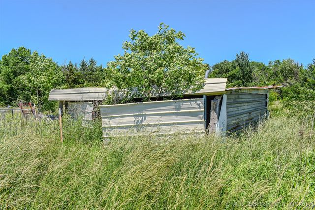 919 N 4210 Road, Hugo, OK 74743