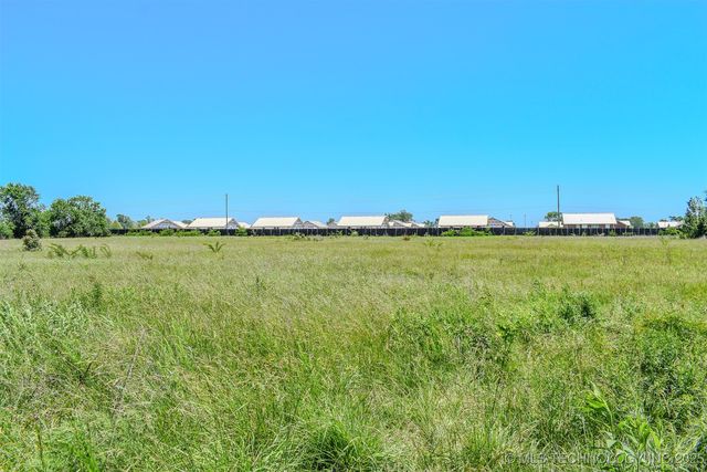 919 N 4210 Road, Hugo, OK 74743