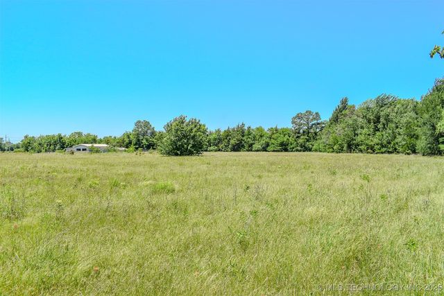 919 N 4210 Road, Hugo, OK 74743