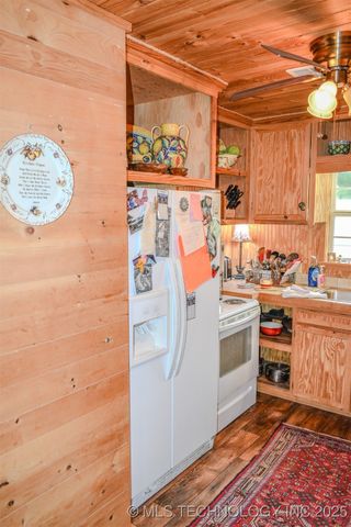 919 N 4210 Road, Hugo, OK 74743