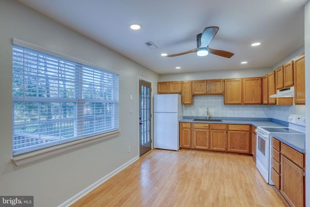 28 LAKEWOOD DR, Lewes, DE 19958