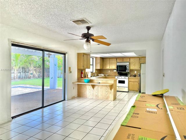 11541 SW 97th St, Miami, FL 33176