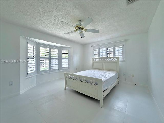 11541 SW 97th St, Miami, FL 33176