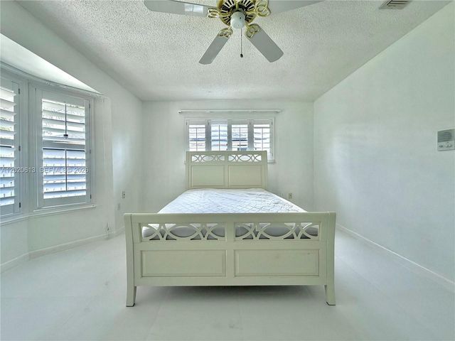 11541 SW 97th St, Miami, FL 33176
