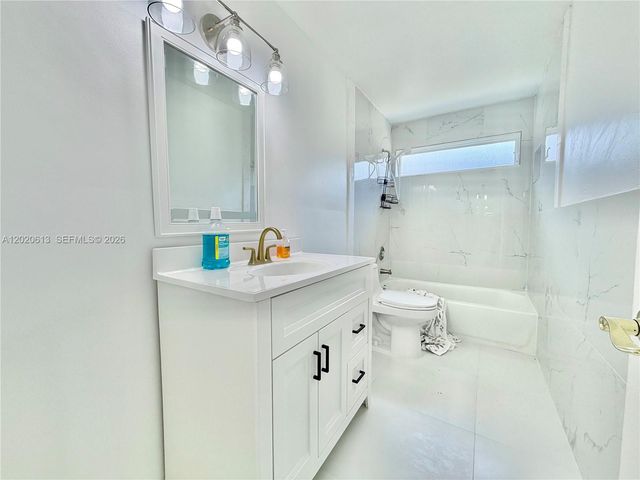 11541 SW 97th St, Miami, FL 33176