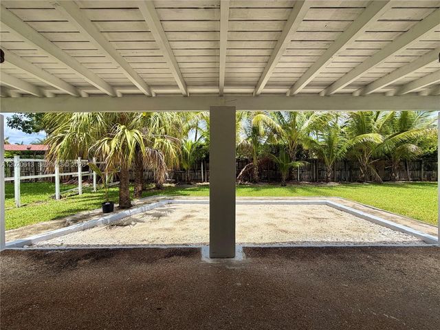 11541 SW 97th St, Miami, FL 33176