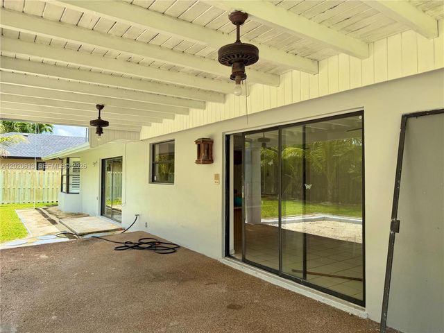 11541 SW 97th St, Miami, FL 33176