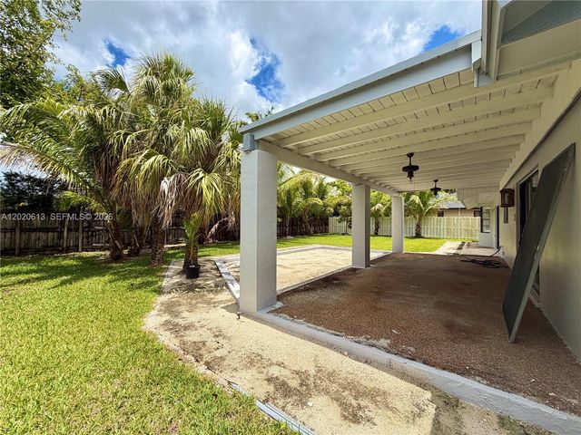 11541 SW 97th St, Miami, FL 33176