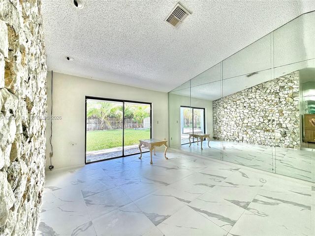 11541 SW 97th St, Miami, FL 33176