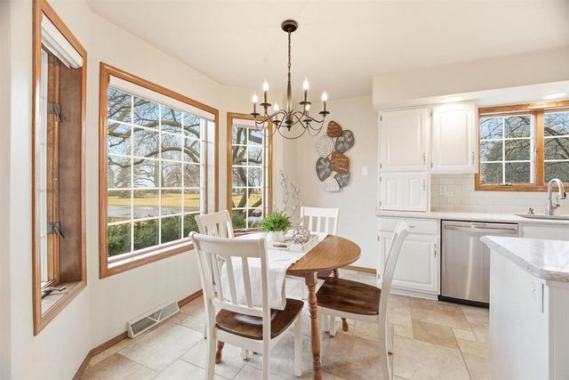 160 CAPTAINS COURT, Winneconne, WI 54986