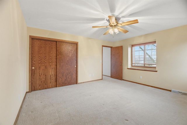 160 CAPTAINS COURT, Winneconne, WI 54986