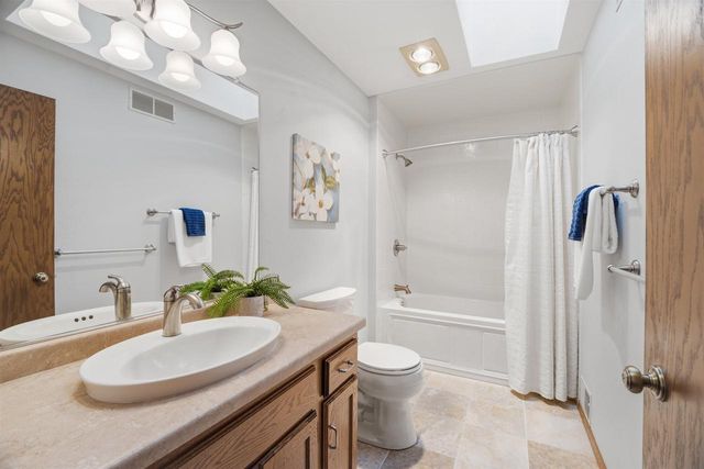 160 CAPTAINS COURT, Winneconne, WI 54986