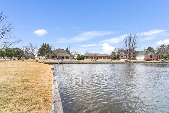 160 CAPTAINS COURT, Winneconne, WI 54986