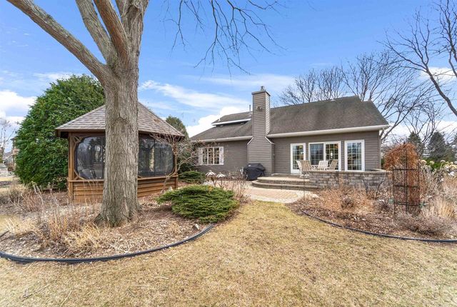 160 CAPTAINS COURT, Winneconne, WI 54986