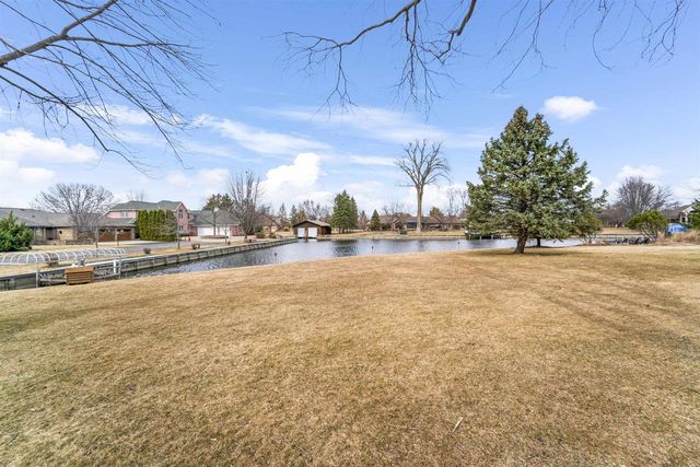 160 CAPTAINS COURT, Winneconne, WI 54986