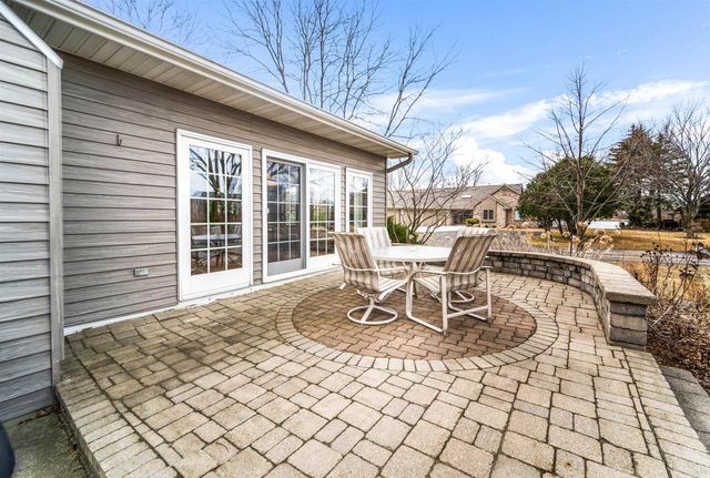 160 CAPTAINS COURT, Winneconne, WI 54986