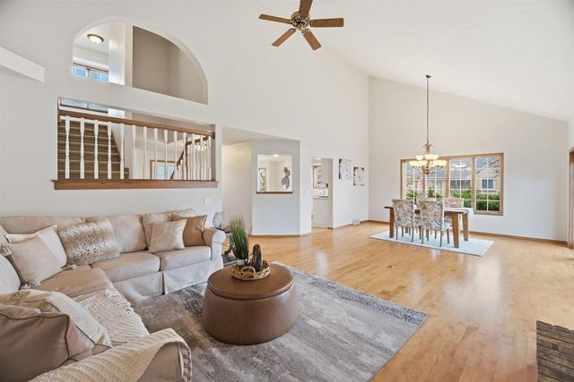 160 CAPTAINS COURT, Winneconne, WI 54986