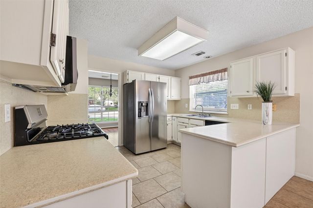 4004 S Dogwood Drive, Pearland, TX 77584