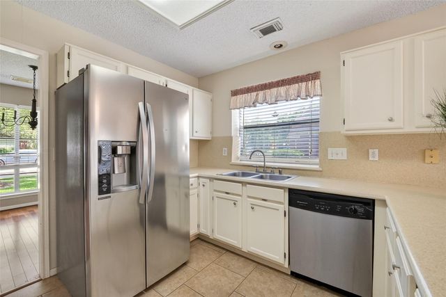 4004 S Dogwood Drive, Pearland, TX 77584