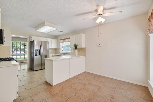 4004 S Dogwood Drive, Pearland, TX 77584