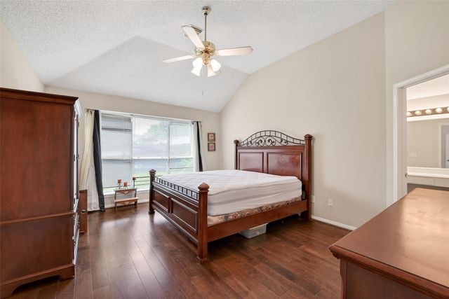 4004 S Dogwood Drive, Pearland, TX 77584