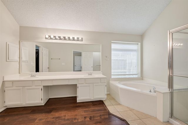 4004 S Dogwood Drive, Pearland, TX 77584
