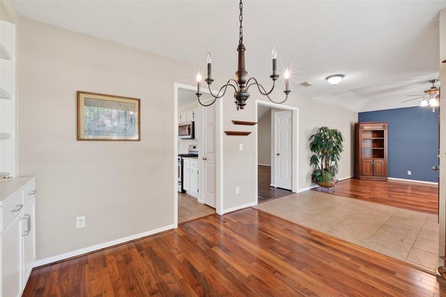 4004 S Dogwood Drive, Pearland, TX 77584