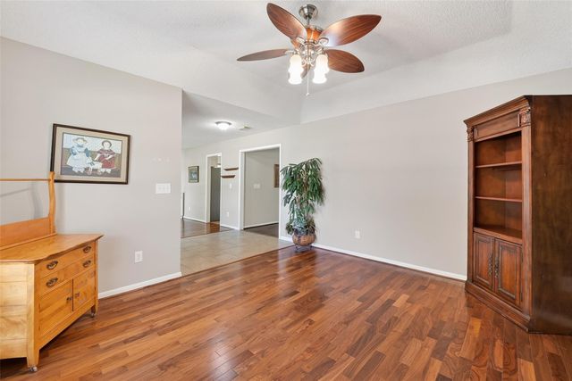 4004 S Dogwood Drive, Pearland, TX 77584