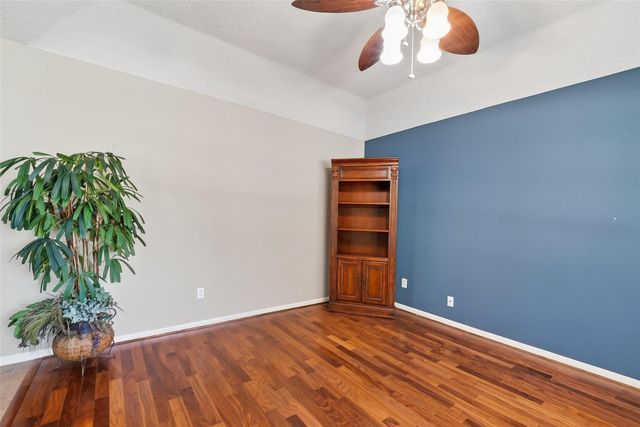 4004 S Dogwood Drive, Pearland, TX 77584