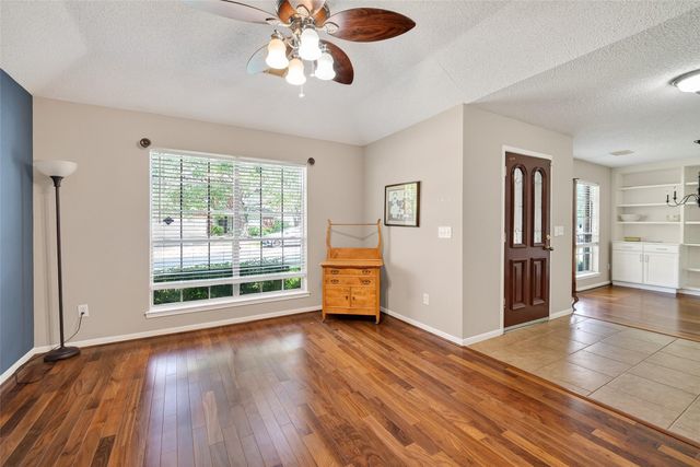 4004 S Dogwood Drive, Pearland, TX 77584