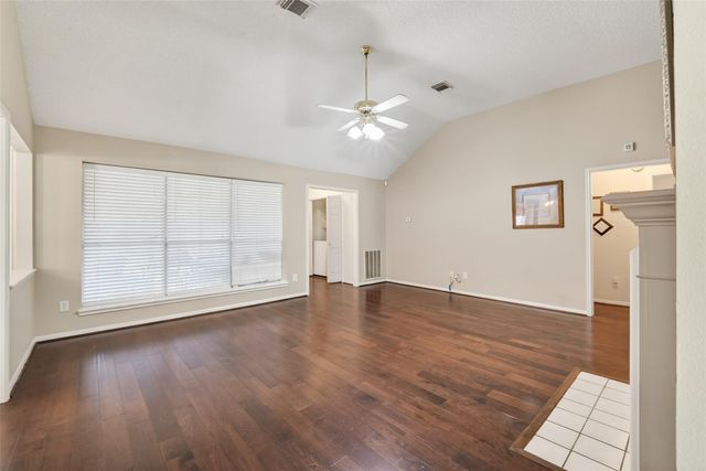 4004 S Dogwood Drive, Pearland, TX 77584