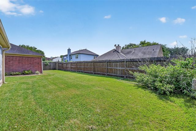 4004 S Dogwood Drive, Pearland, TX 77584