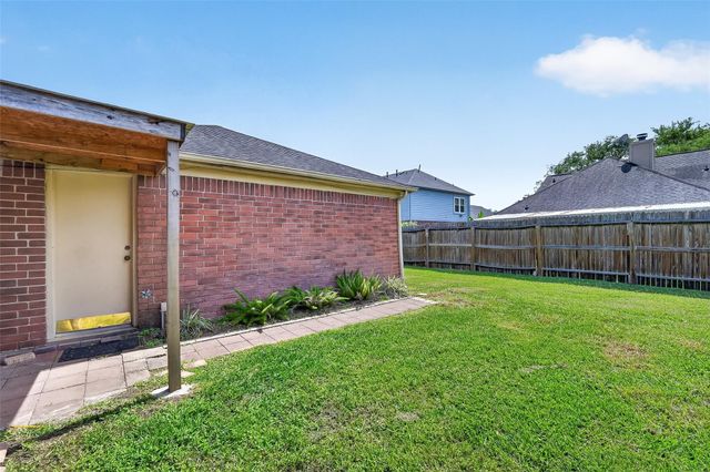 4004 S Dogwood Drive, Pearland, TX 77584