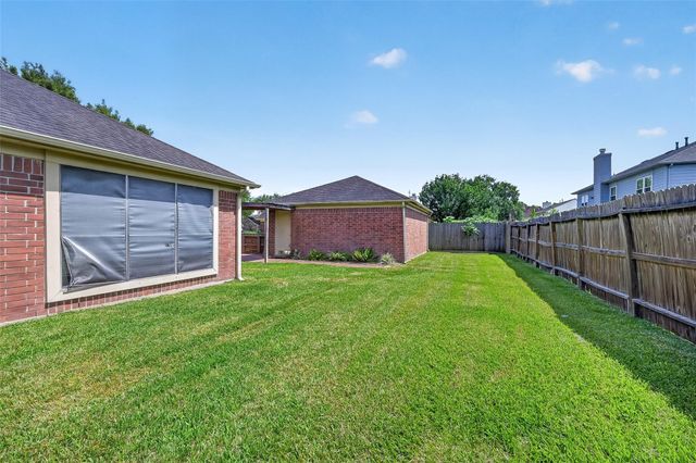 4004 S Dogwood Drive, Pearland, TX 77584