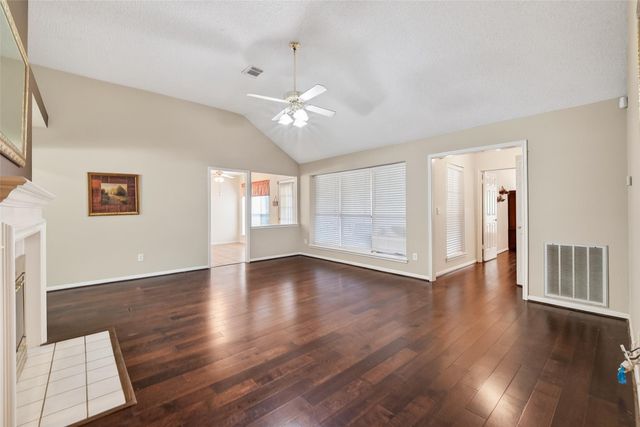 4004 S Dogwood Drive, Pearland, TX 77584