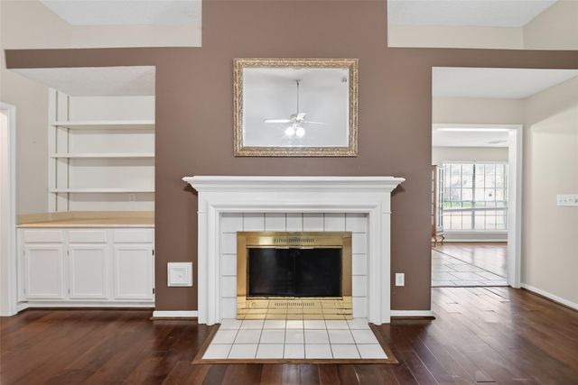 4004 S Dogwood Drive, Pearland, TX 77584