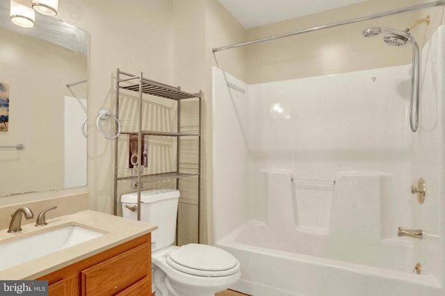 6295 S HIGHLANDS CIR, Harrisburg, PA 17111