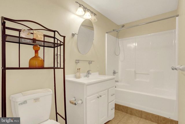 6295 S HIGHLANDS CIR, Harrisburg, PA 17111