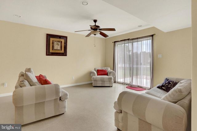 6295 S HIGHLANDS CIR, Harrisburg, PA 17111