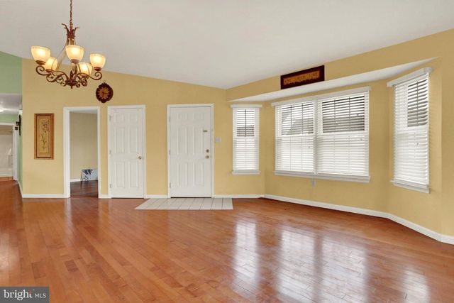 6295 S HIGHLANDS CIR, Harrisburg, PA 17111