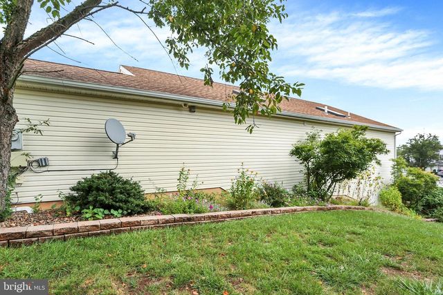 6295 S HIGHLANDS CIR, Harrisburg, PA 17111