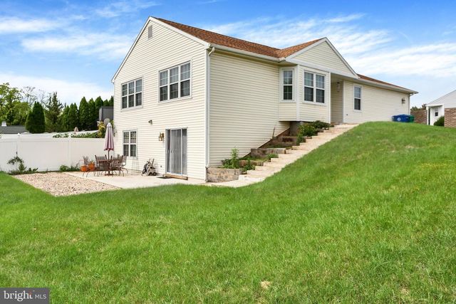 6295 S HIGHLANDS CIR, Harrisburg, PA 17111